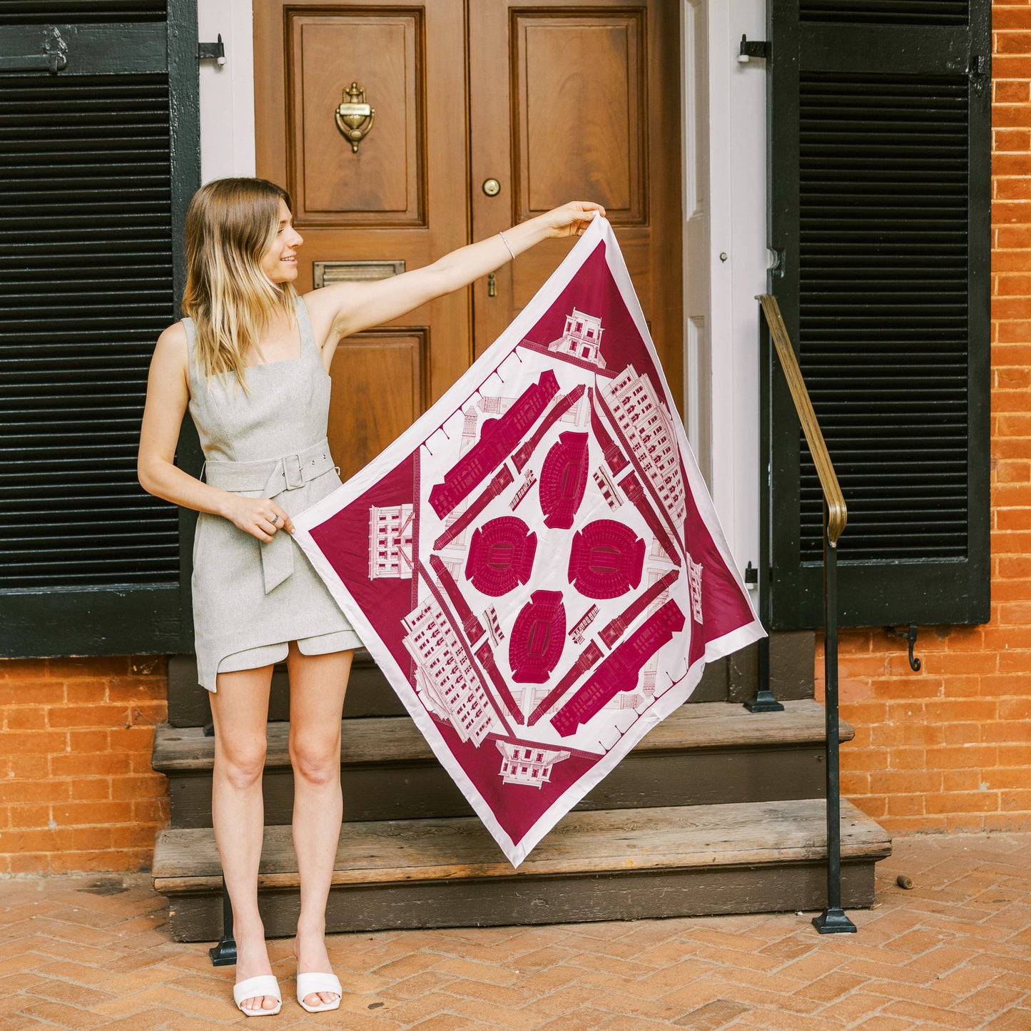 THE TUSCALOOSA CRIMSON SCARF