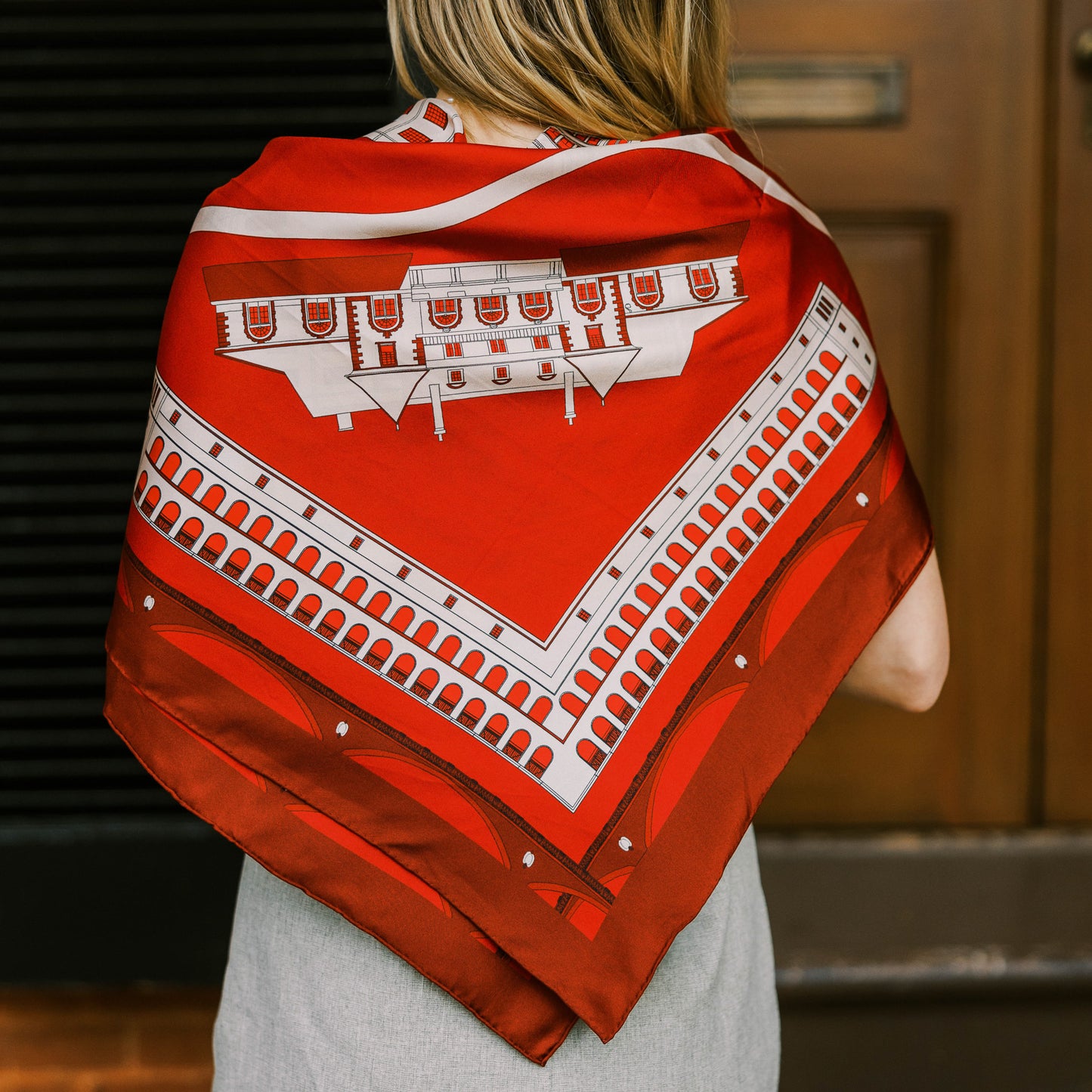 THE CAMBRIDGE H YARD SCARF