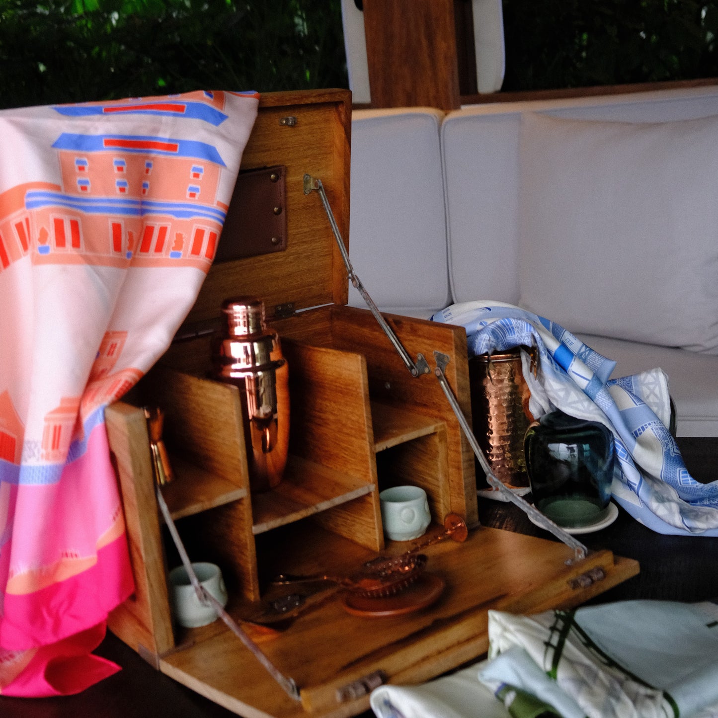 THE NEW HAMPTONS SCARF