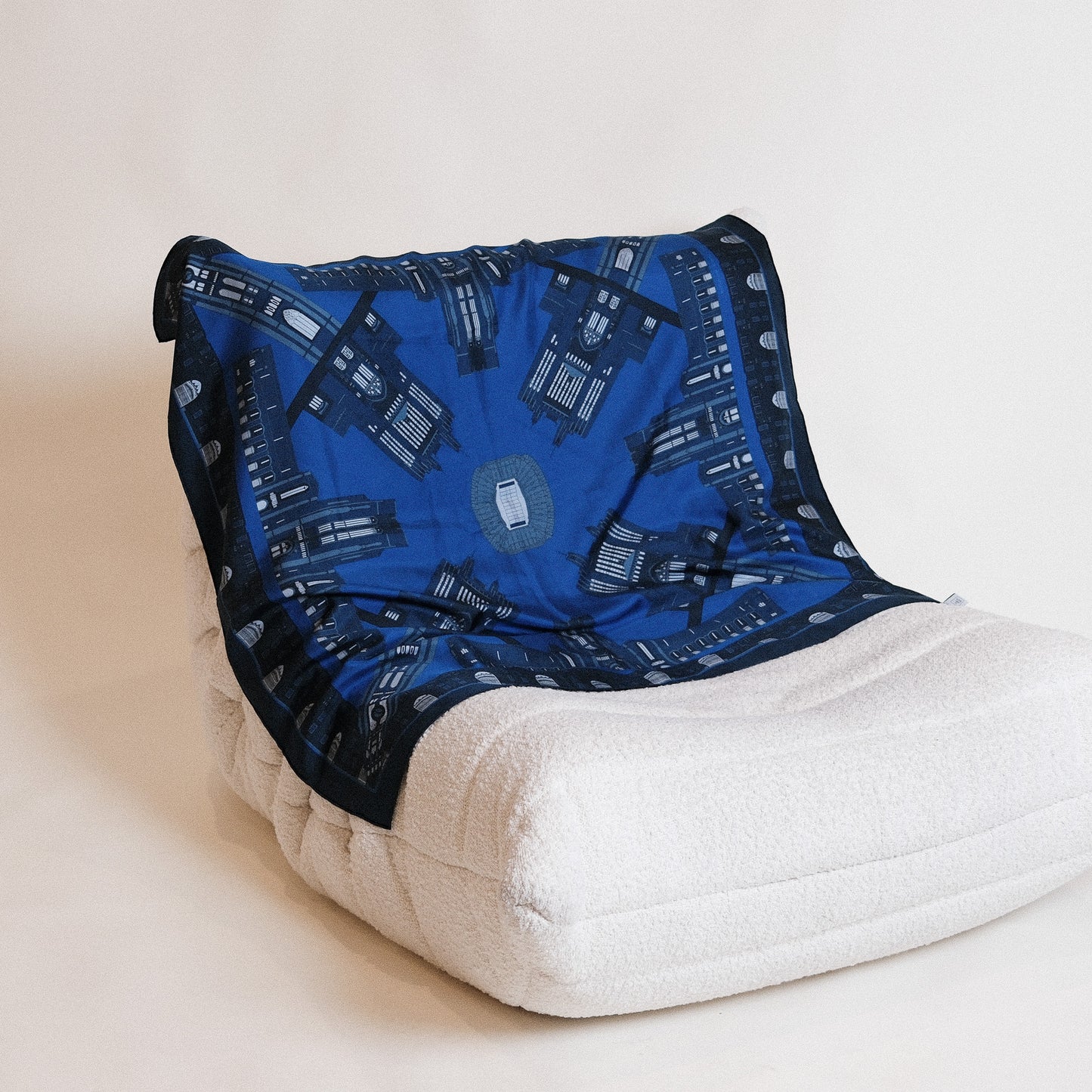 THE NEW HAVEN BULLDOG SCARF